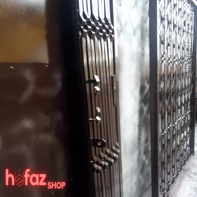 اکاردئونی جمع شده پرچ مخفی