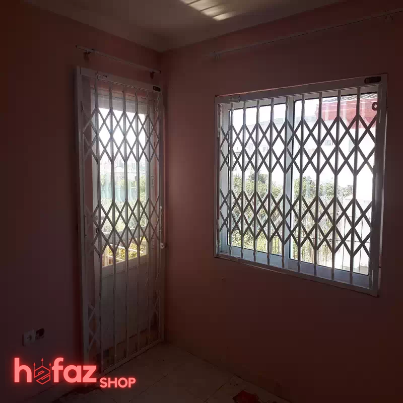 اکاردئونی برای پنجره