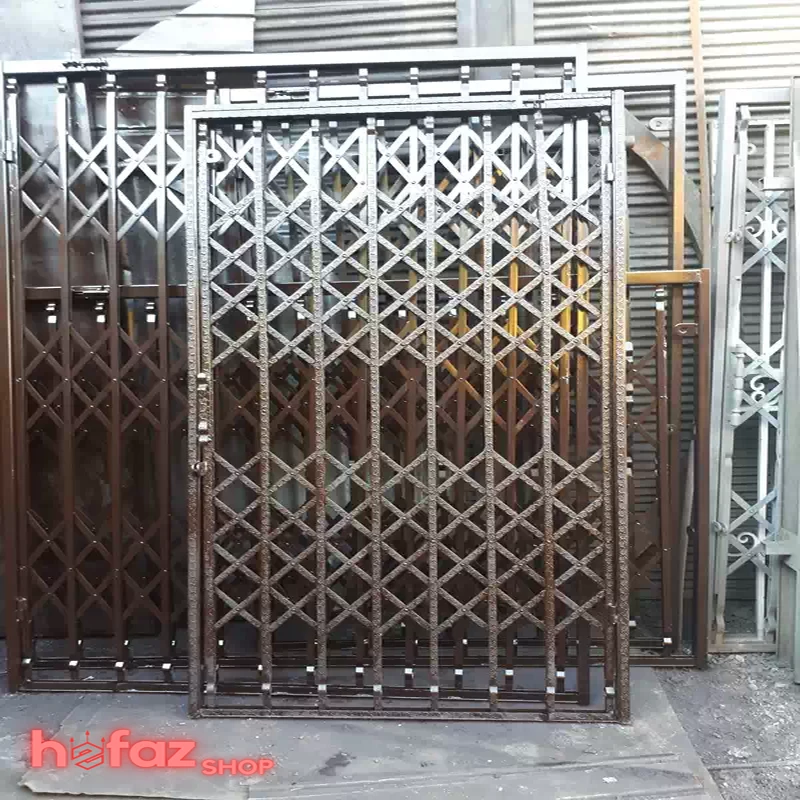 درب محافظ آکاردئونی ۵ گل سلطنتی برای ساختمان‌های تاریخی