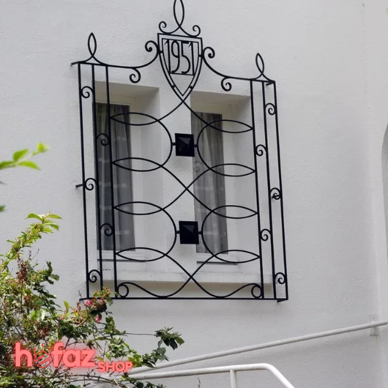 نصب حفاظ فرفورژه مدرن برای پنجره ویلا