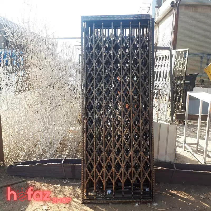 حفاظ کشویی برای جلوی درب اپارتمان