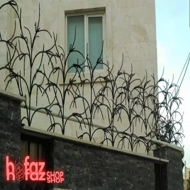 حفاظ طرح اف روی دیوار