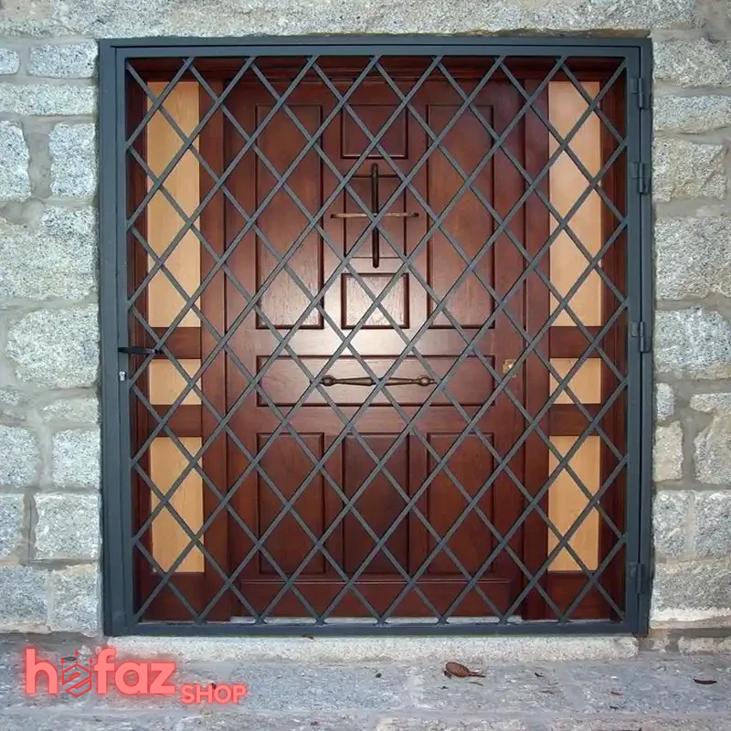 تنوع مدل و طرح خرید حفاظ درب آپارتمان لولایی طرح مشبک