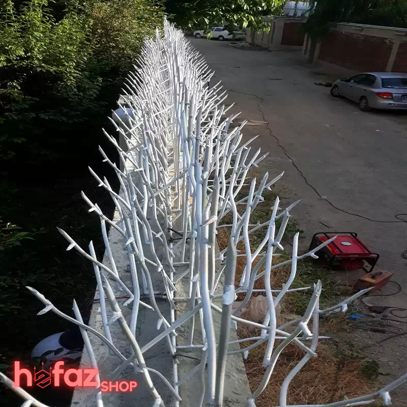 حفاظ شاخ گوزنی ارتفاع 1متر نصب شده بروی دیوار