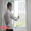 حفاظ اکاردئونی پنجره از داخل منزل