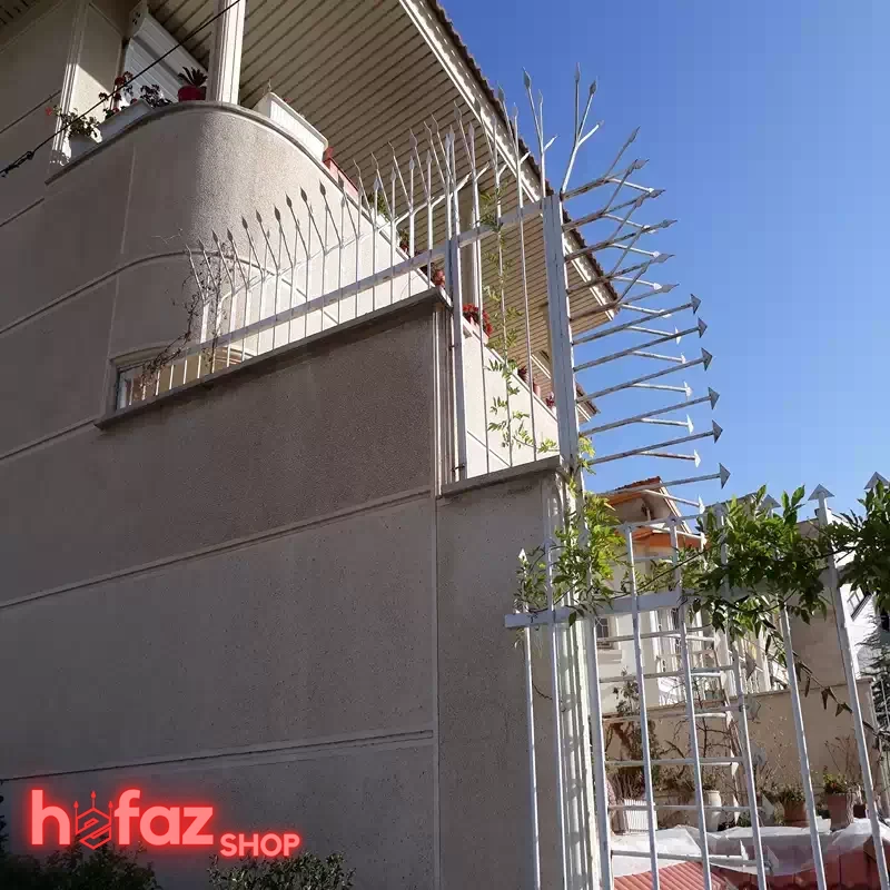 حفاظ سرنیزه ای سرخم