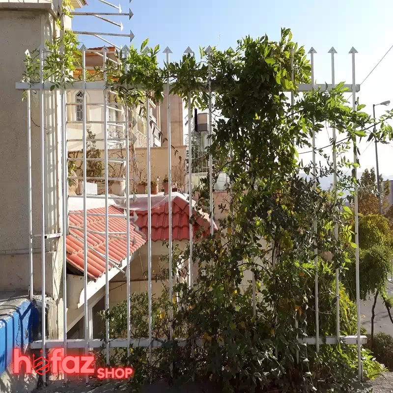 حفاظ سرنیزه ای سرخم