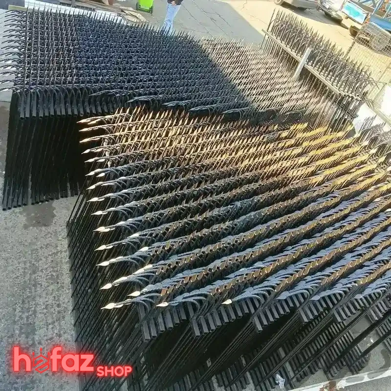 حفاظ دیوار سرنیزه سرخم یک سر