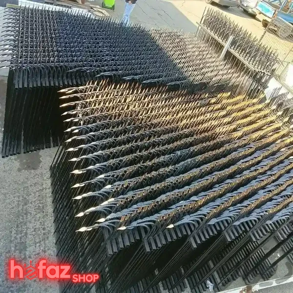 حفاظ دیوار سرنیزه سرخم یک سر