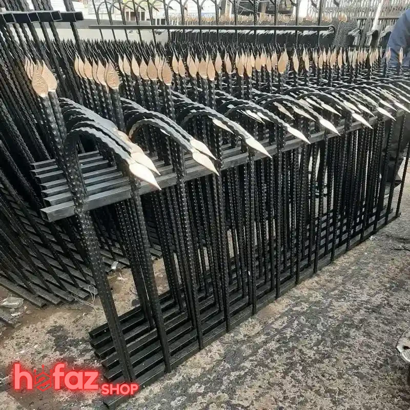 حفاظ دیوار سرنیزه سرخم یک سر