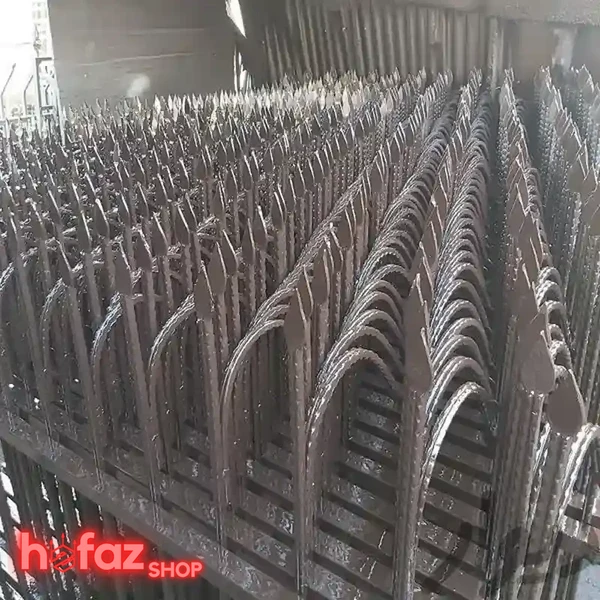 حفاظ دیوار سرنیزه سرخم سه سر