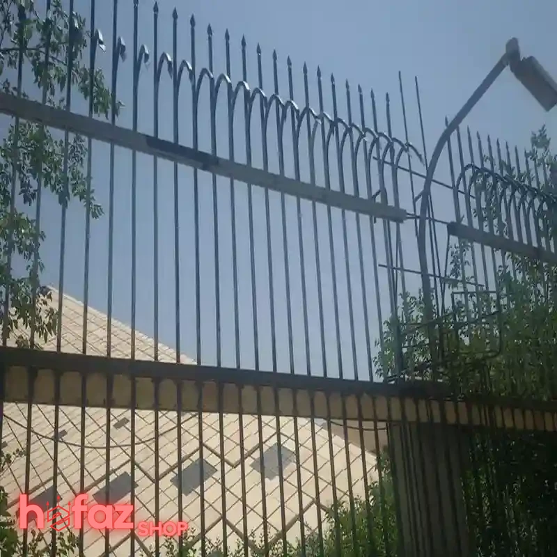 قیمت حفاظ دیوار سرنیزه سرخم سه سر ارتفاع 150