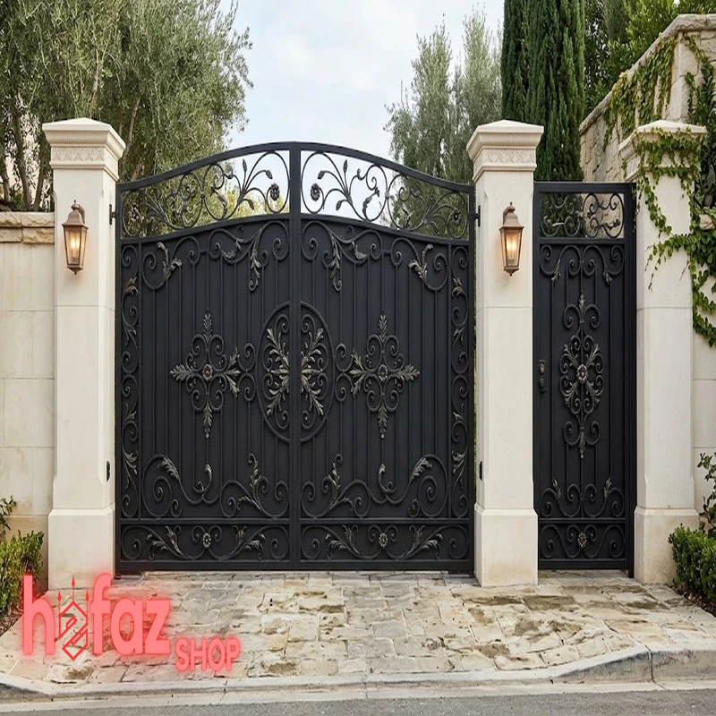 هارمونی جذاب درب ویلایی فرفورژه با نمای رومی ساختمان - مشاهده جزئیات ساخت در حفاظ شاپ